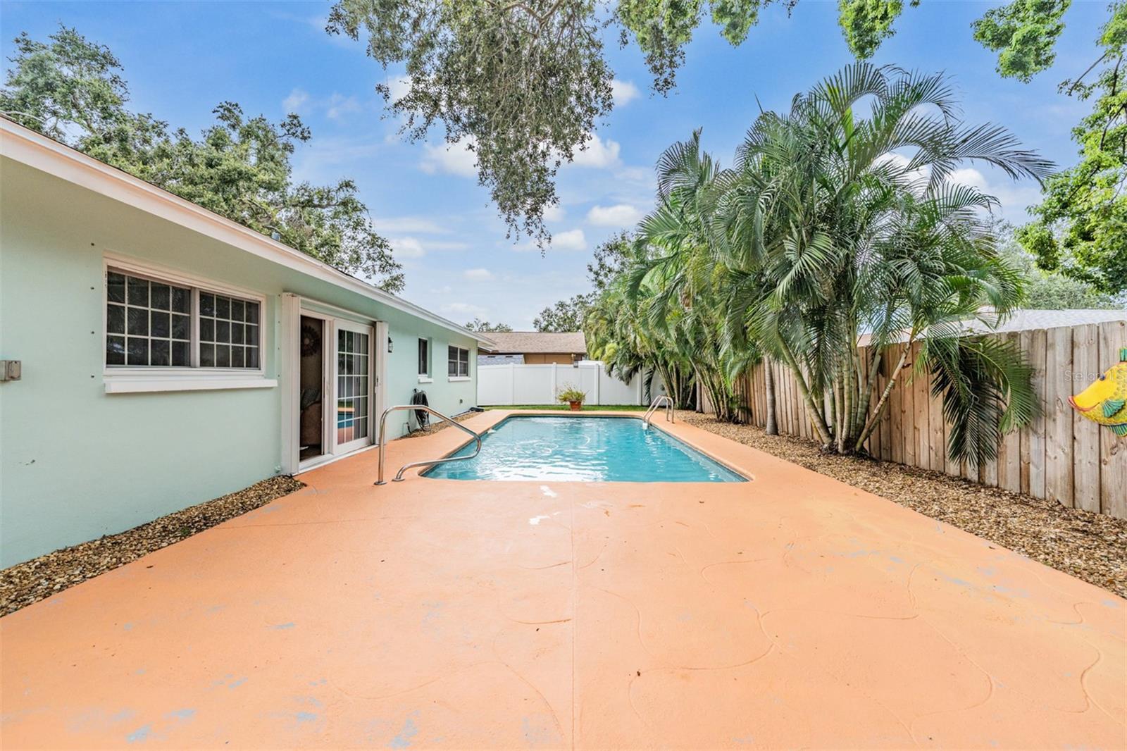 Listing photo id 21 for 13521 Del Prado Drive S
