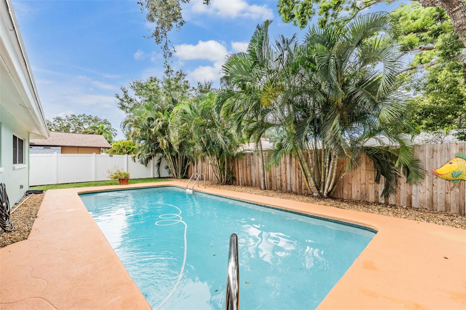 Listing photo id 1 for 13521 Del Prado Drive S