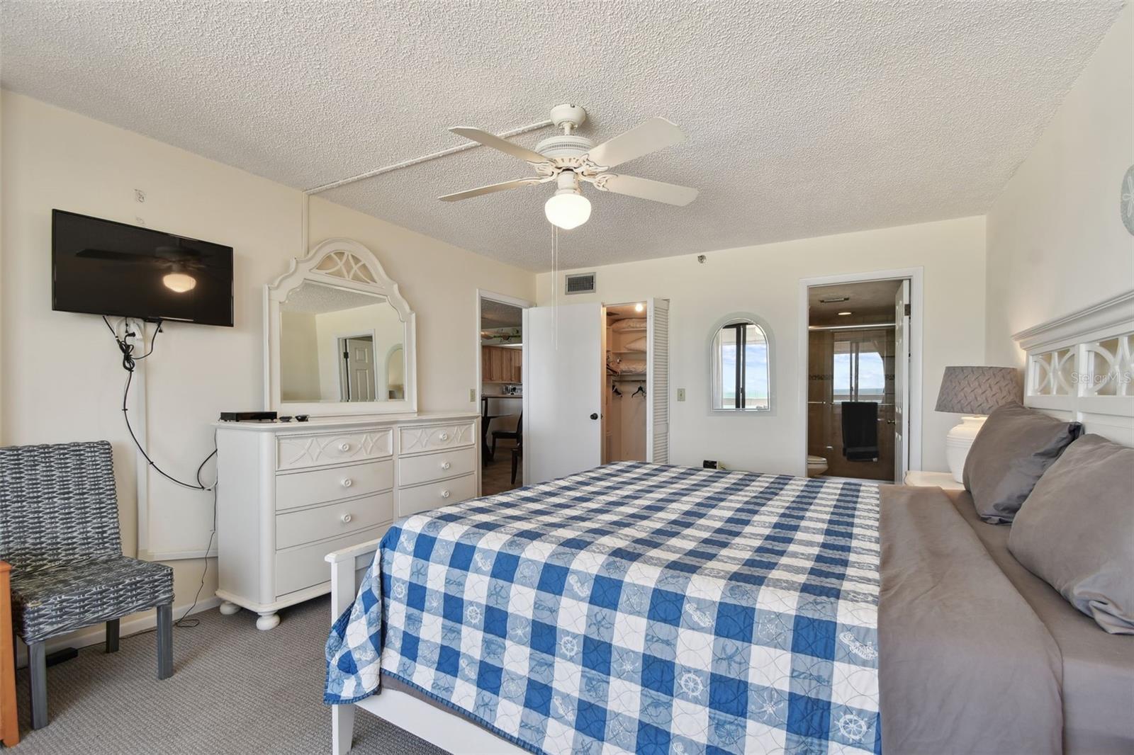 Image 36 of 46 For 17900 Gulf Boulevard 5d