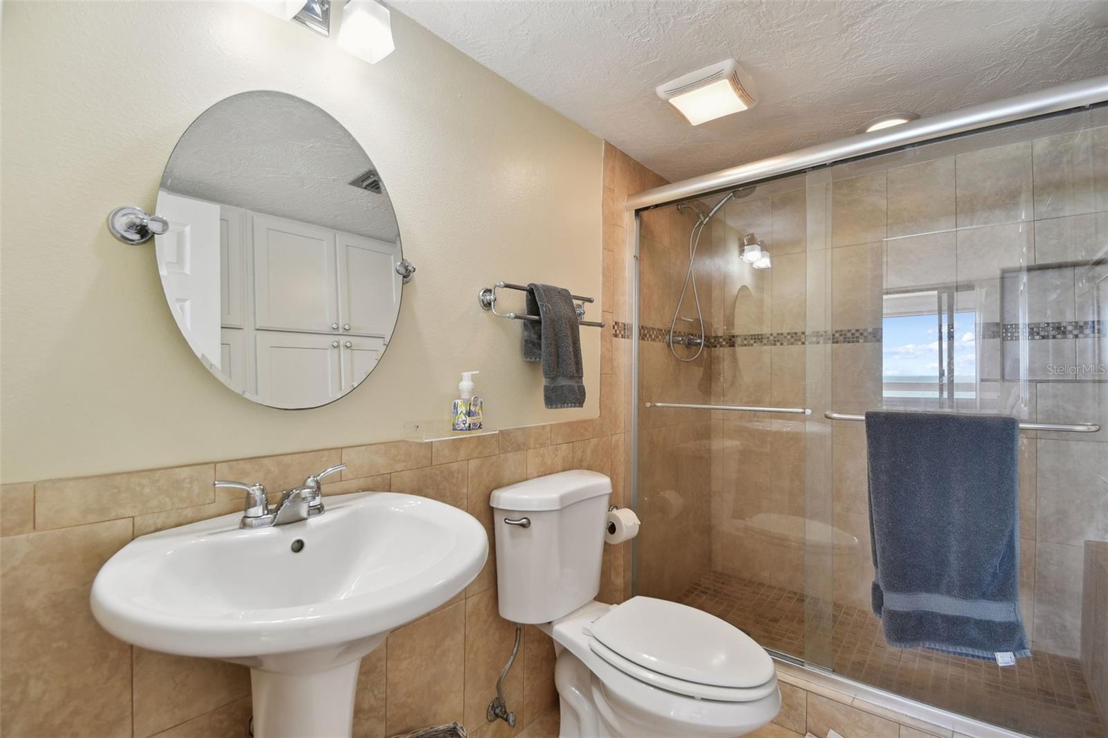 Image 37 of 46 For 17900 Gulf Boulevard 5d