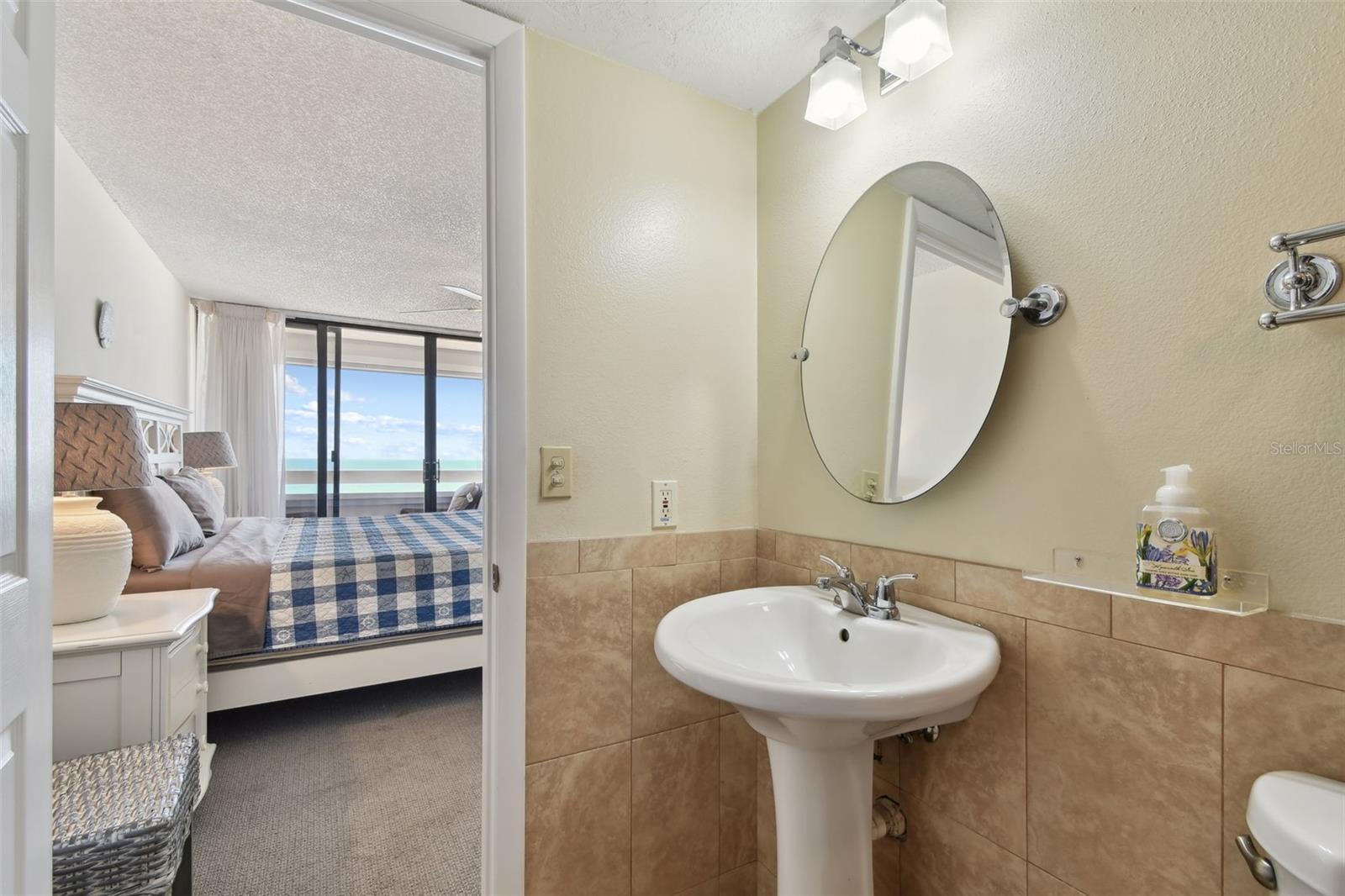 Image 38 of 46 For 17900 Gulf Boulevard 5d