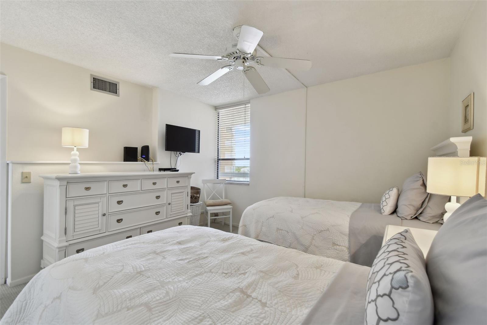 Image 41 of 46 For 17900 Gulf Boulevard 5d