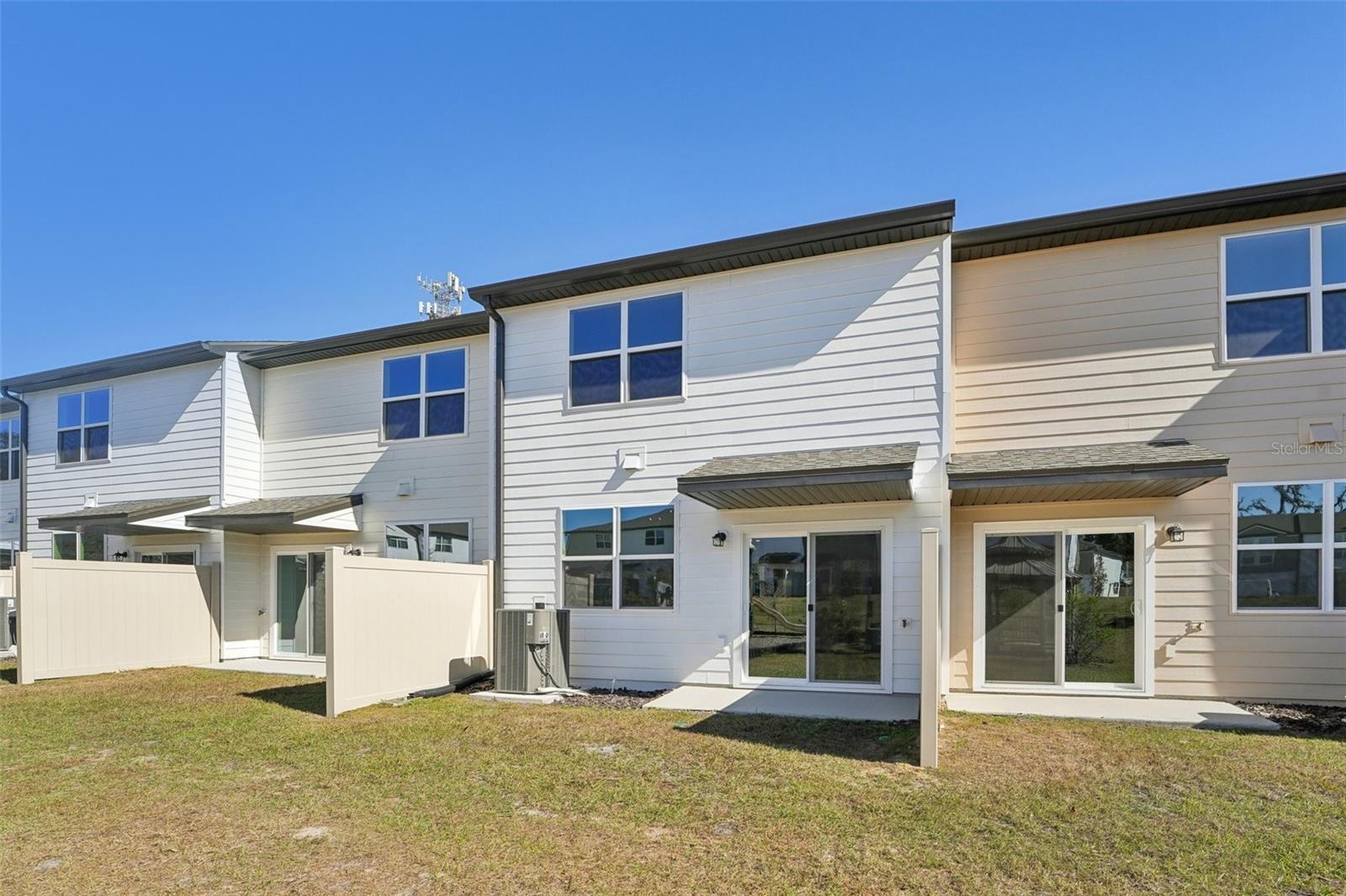 Listing photo id 6 for 14961 Pisa Parkway