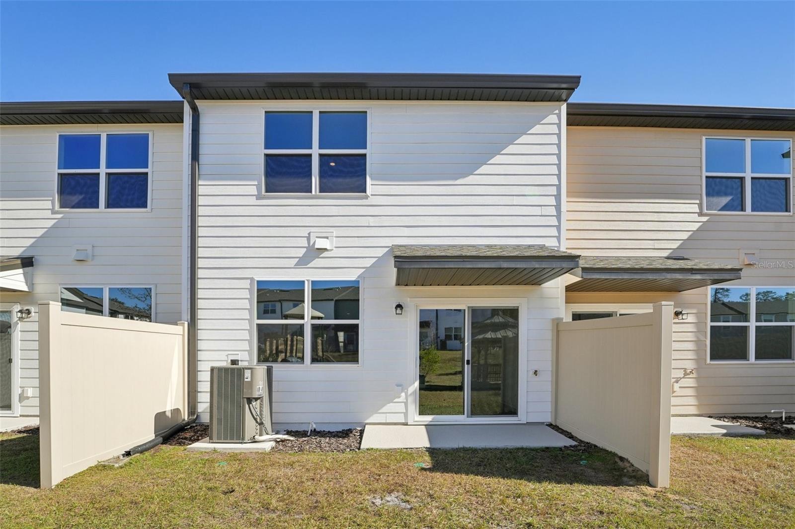 Listing photo id 7 for 14961 Pisa Parkway