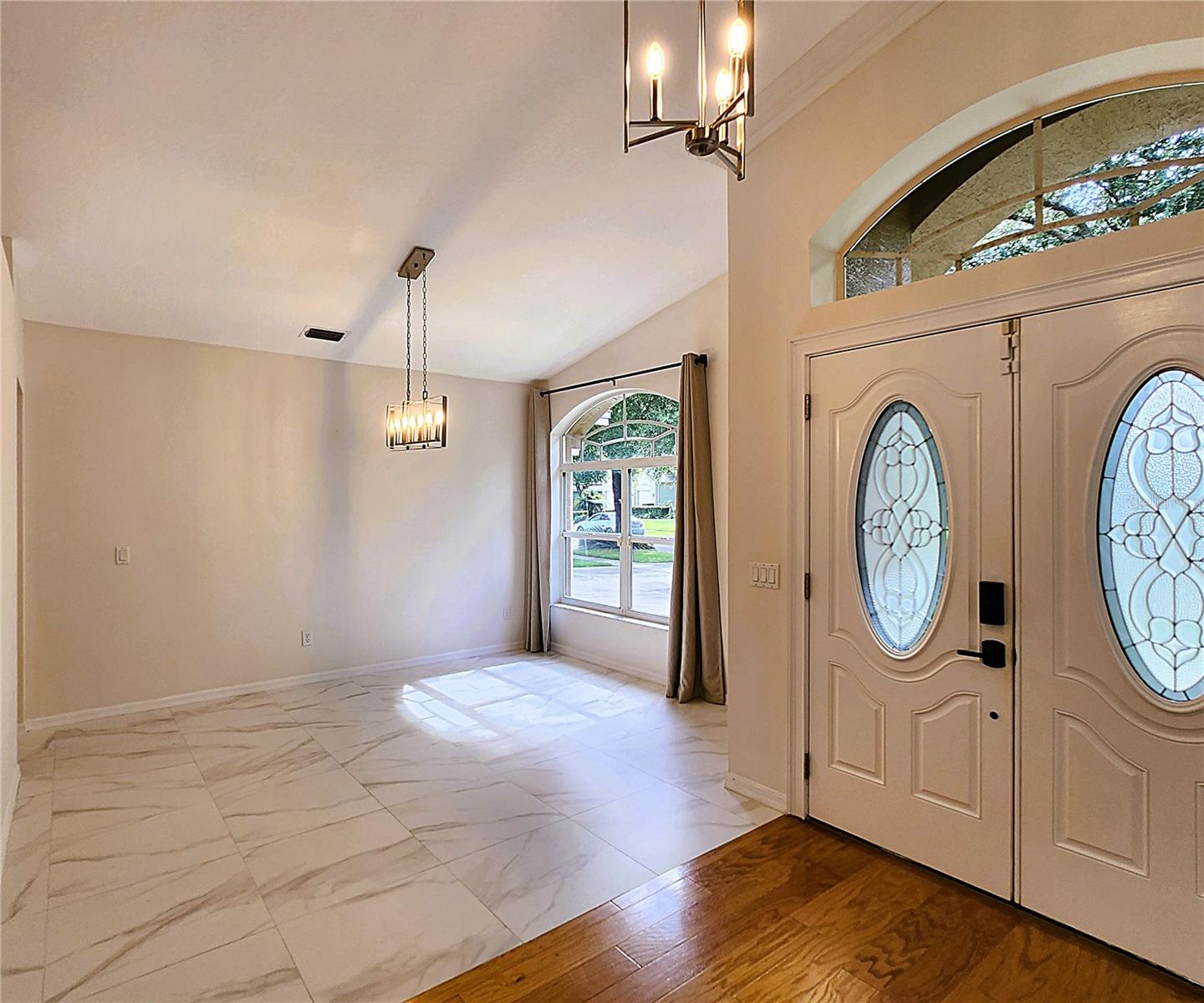 Image 16 of 87 For 15008 Arbor Hollow Drive