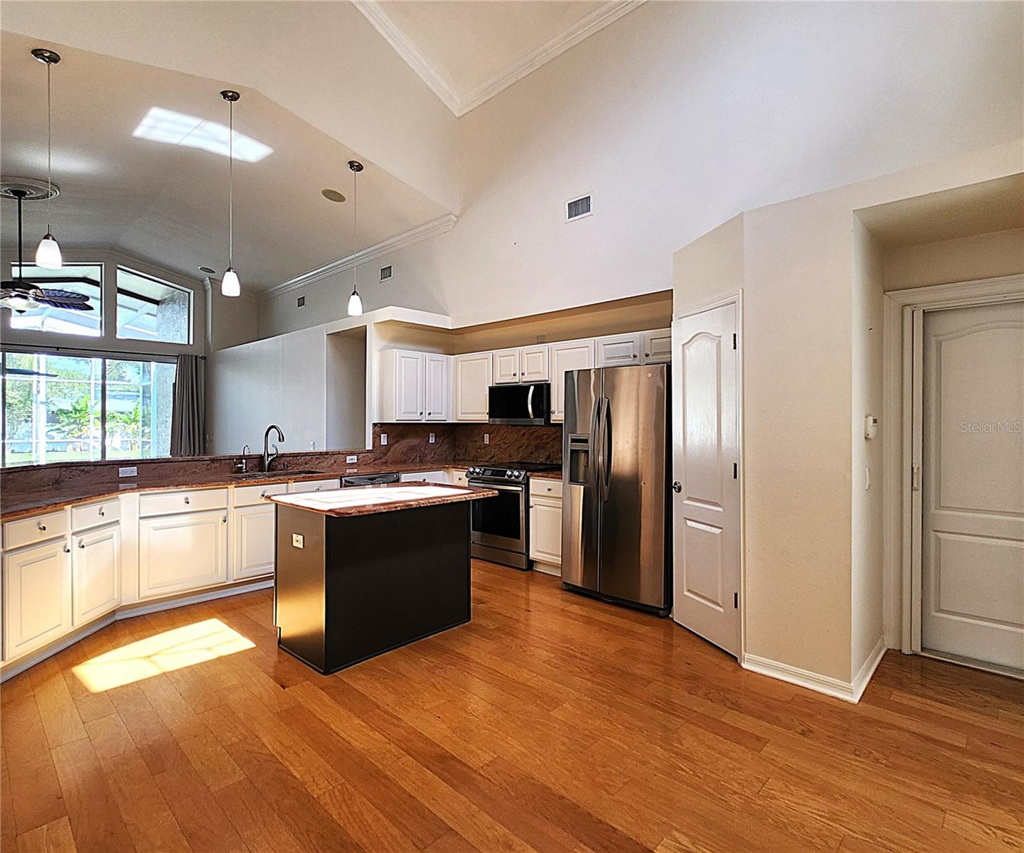 Image 23 of 87 For 15008 Arbor Hollow Drive