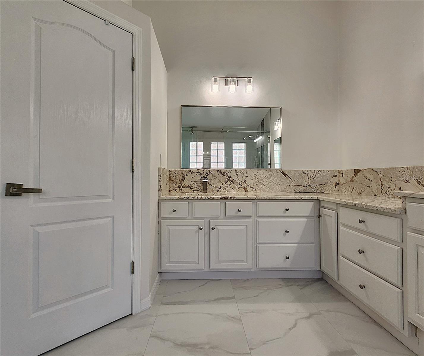 Image 37 of 87 For 15008 Arbor Hollow Drive