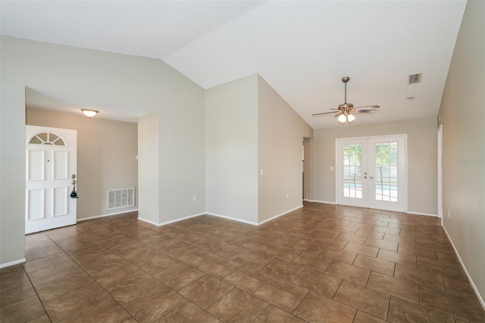 Image 4 of 15 For 8121 Golden Bear Loop