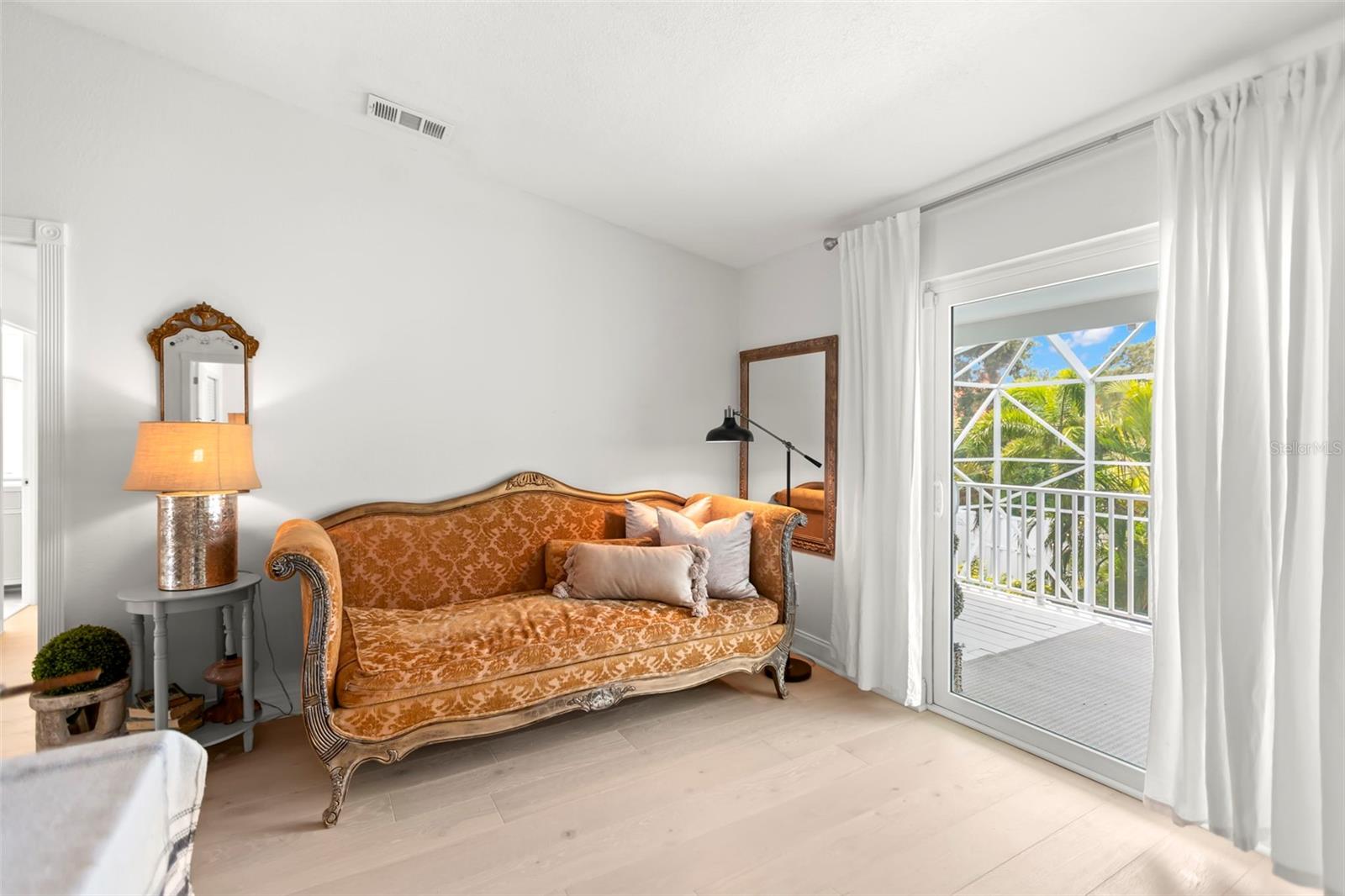 Image 18 of 78 For 854 2nd Avenue S