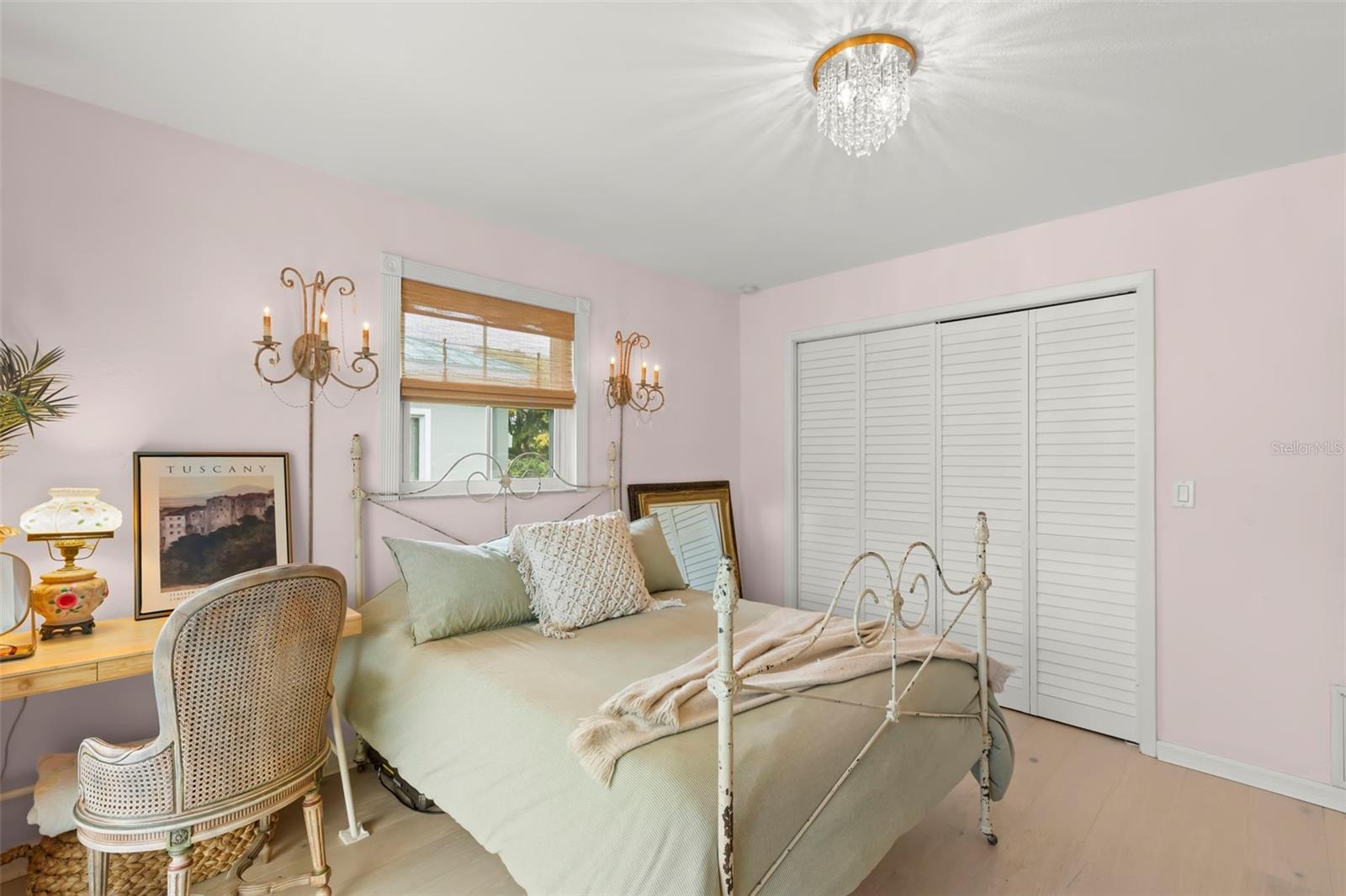 Image 33 of 78 For 854 2nd Avenue S
