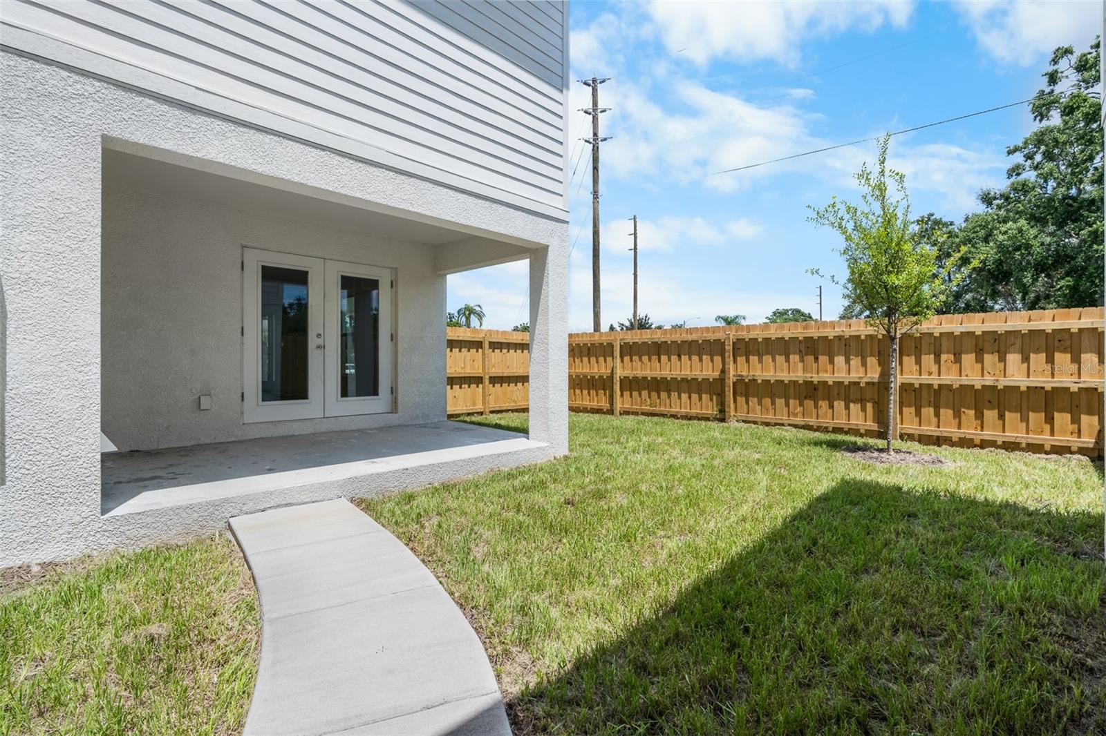 Listing photo id 18 for 505 43rd Street S