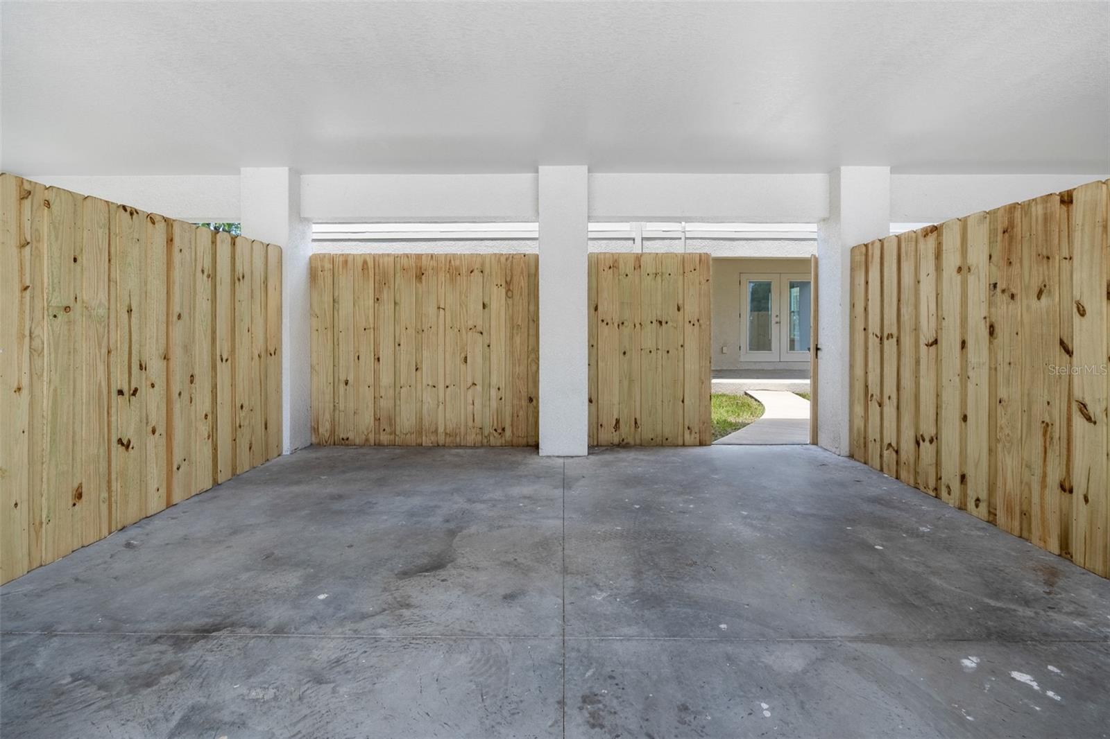 Listing photo id 22 for 505 43rd Street S