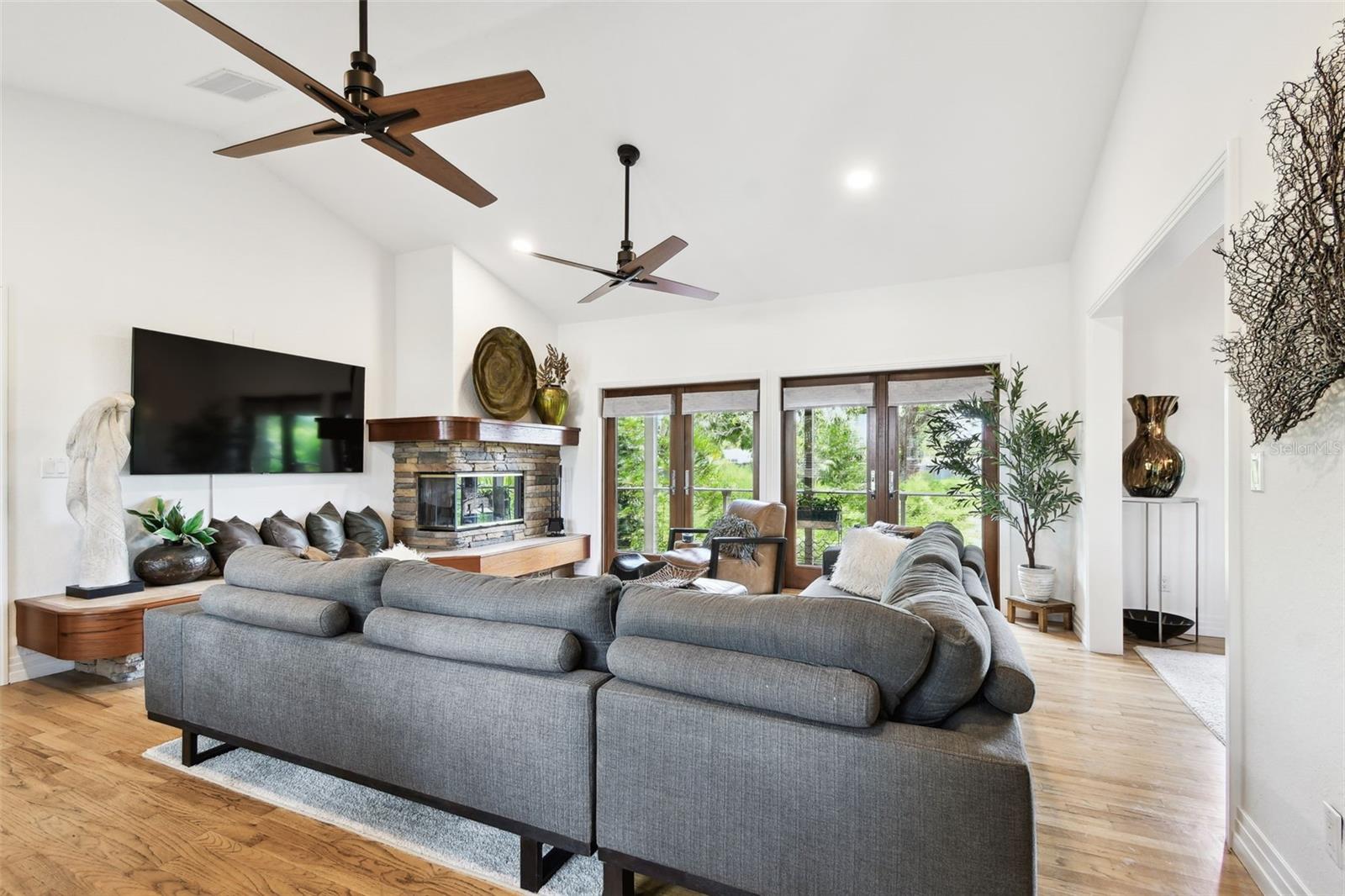 Image 3 of 88 For 6400 Bougainvilla Avenue S