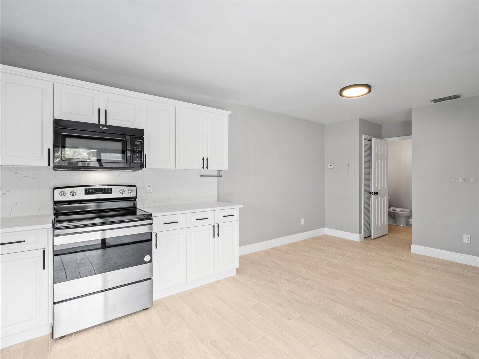 Image 12 of 38 For 15214 Pond Woods Drive 15214