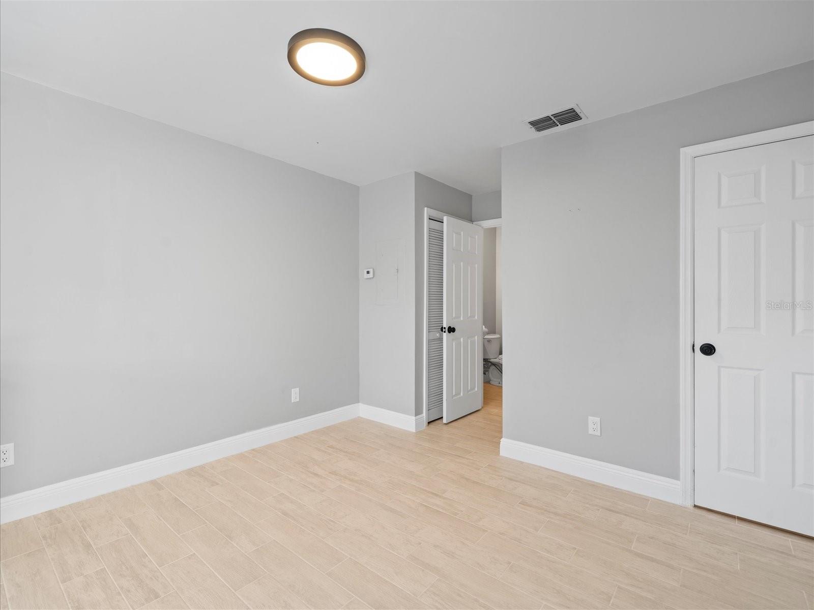 Image 6 of 38 For 15214 Pond Woods Drive 15214