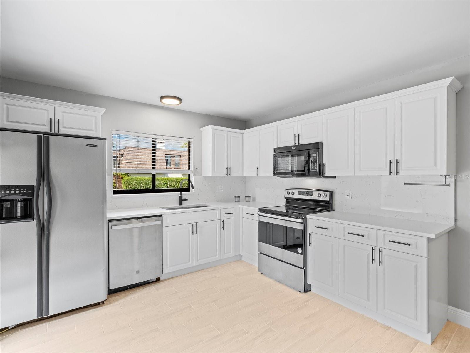 Image 9 of 38 For 15214 Pond Woods Drive 15214
