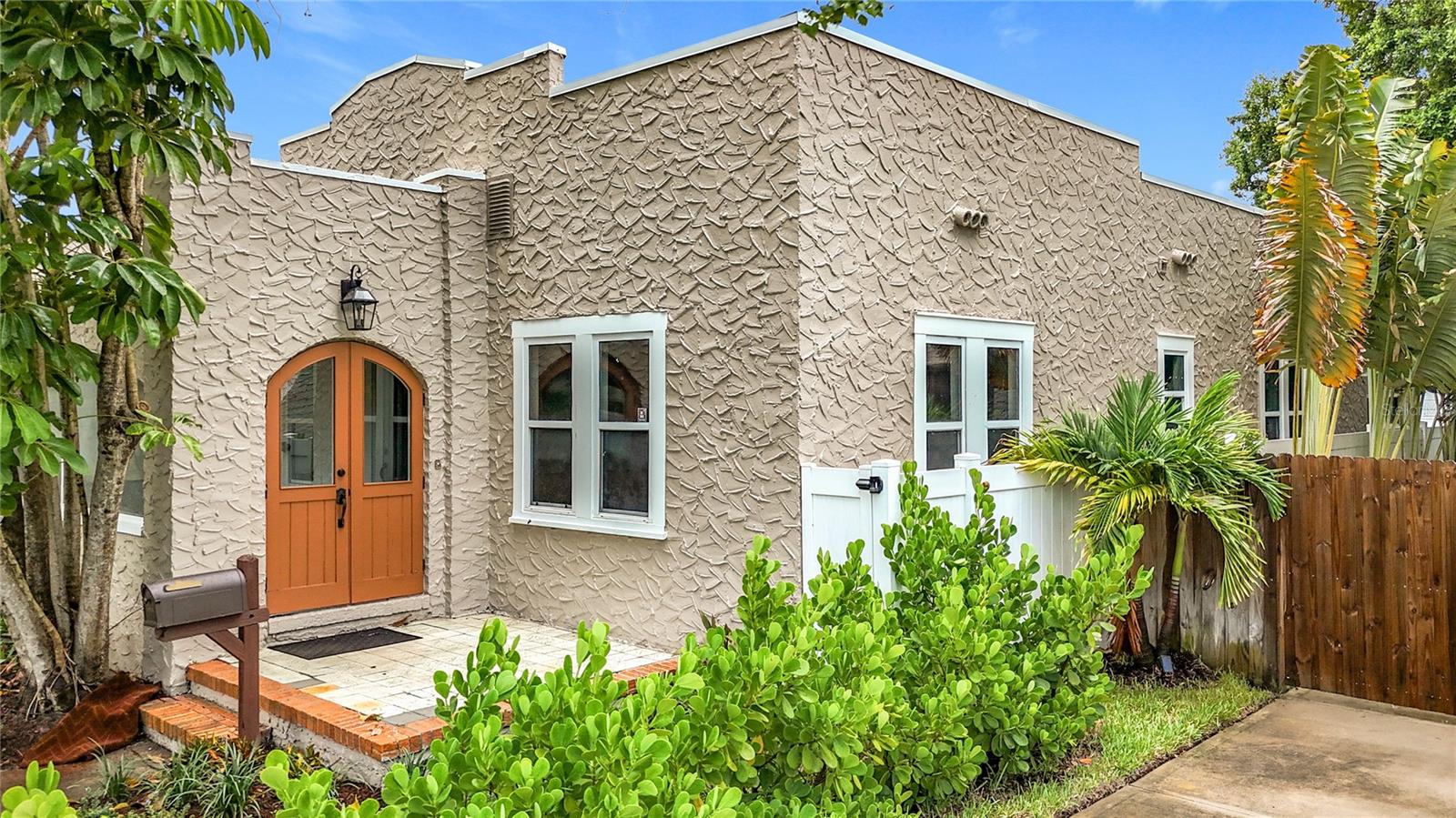 Listing photo id 0 for 4595 9th Avenue N