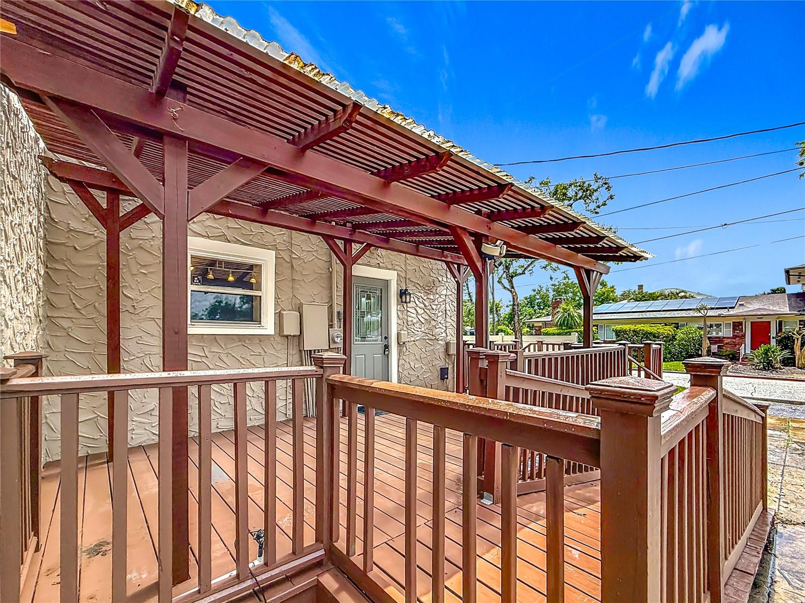 Listing photo id 32 for 4595 9th Avenue N