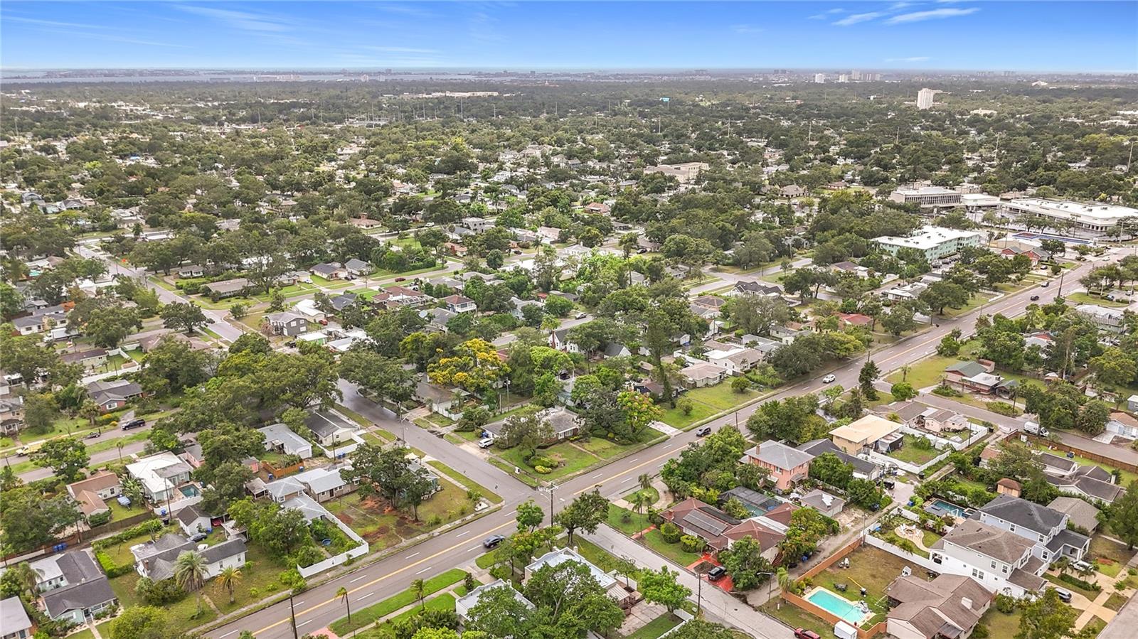 Listing photo id 52 for 4595 9th Avenue N