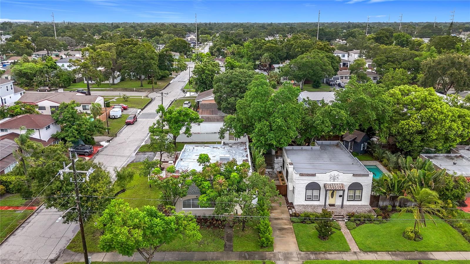 Listing photo id 58 for 4595 9th Avenue N