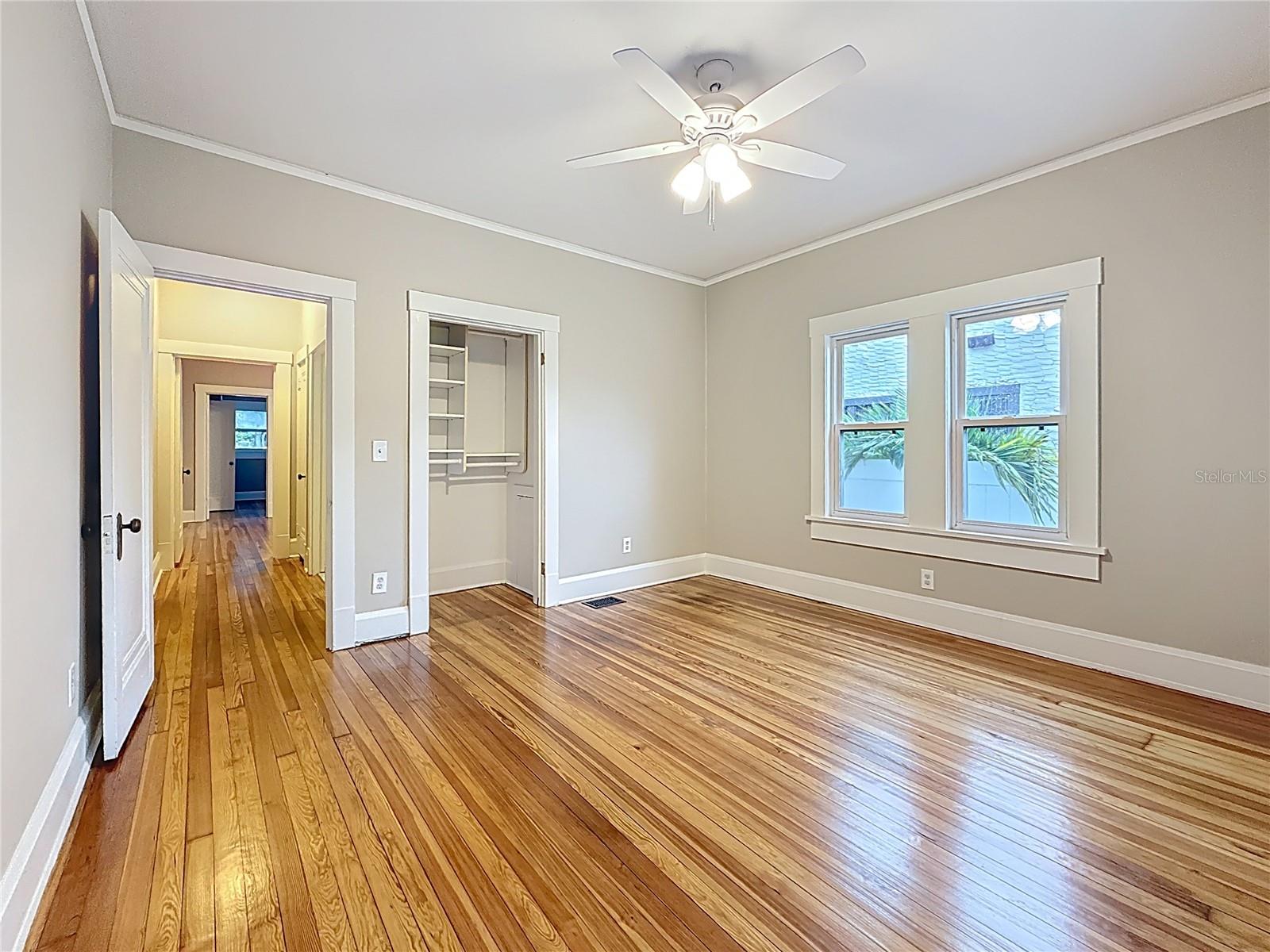 Listing photo id 7 for 4595 9th Avenue N