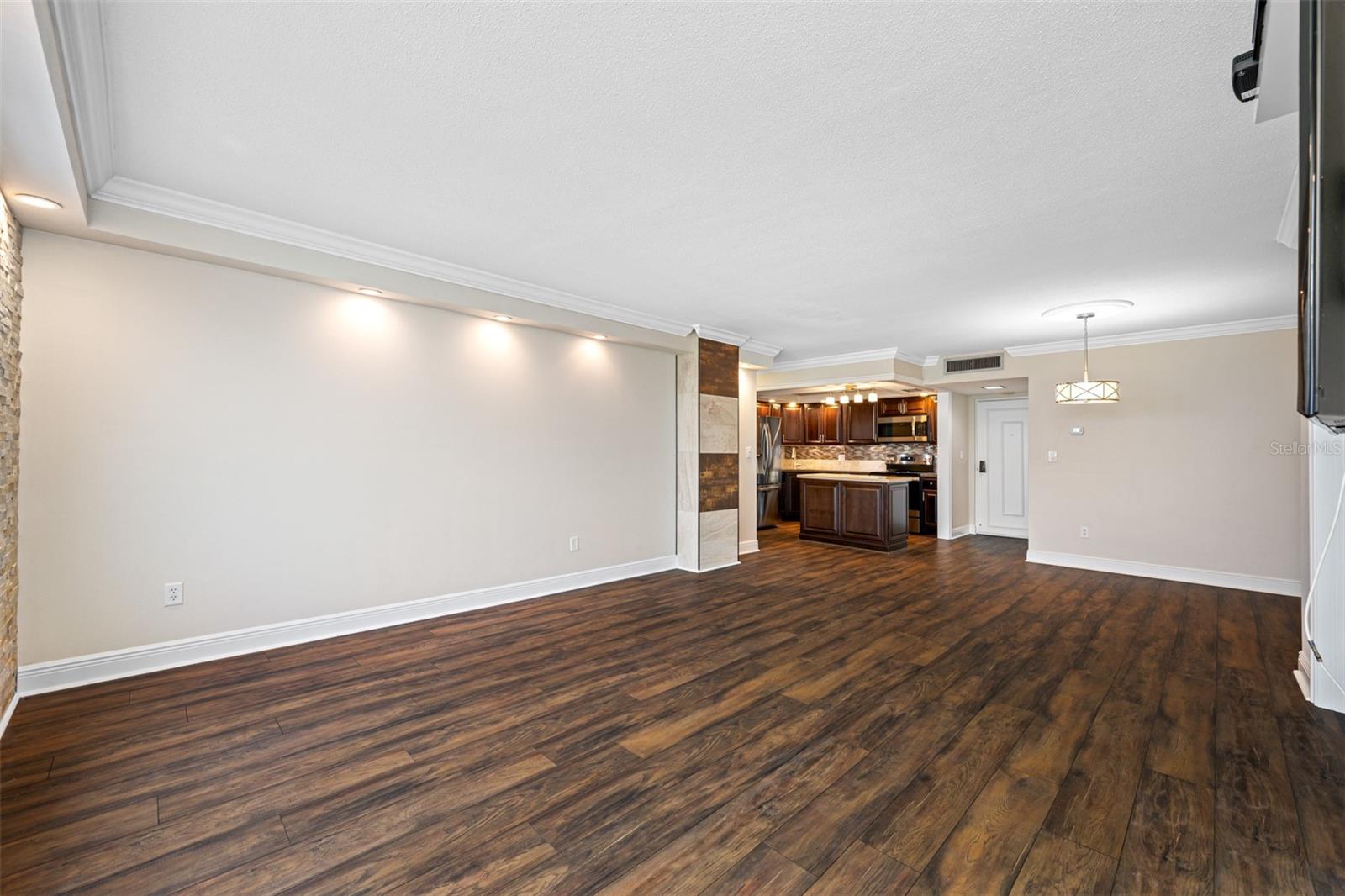 Image 16 of 71 For 5220 Brittany Drive S 1409