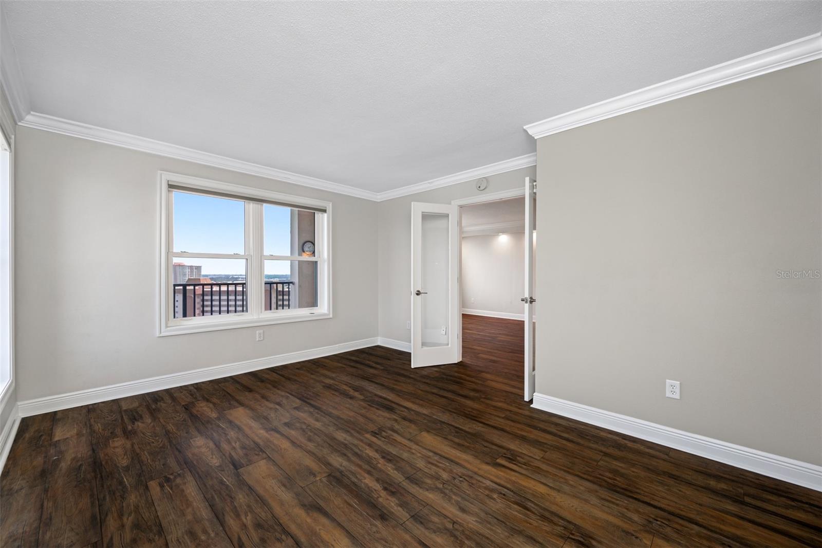 Image 21 of 71 For 5220 Brittany Drive S 1409