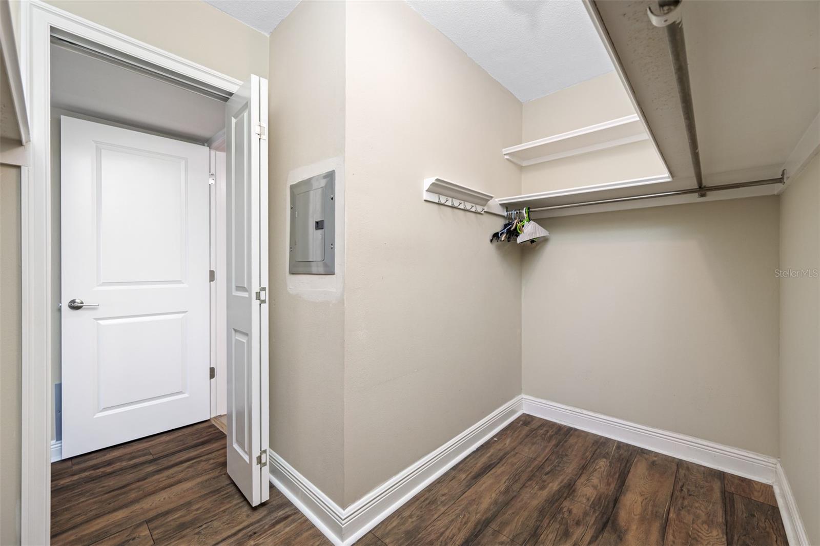 Image 24 of 71 For 5220 Brittany Drive S 1409