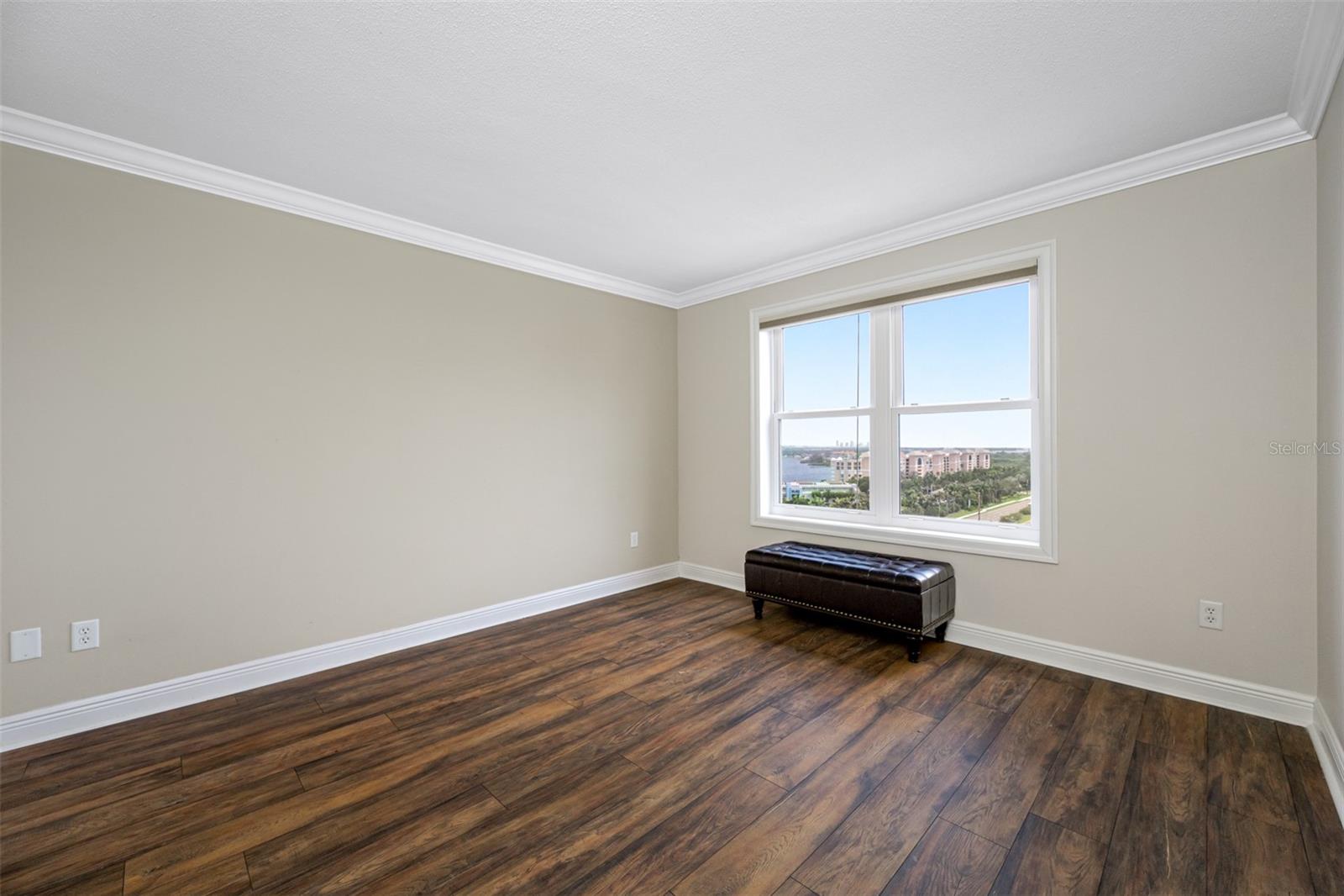 Image 34 of 71 For 5220 Brittany Drive S 1409