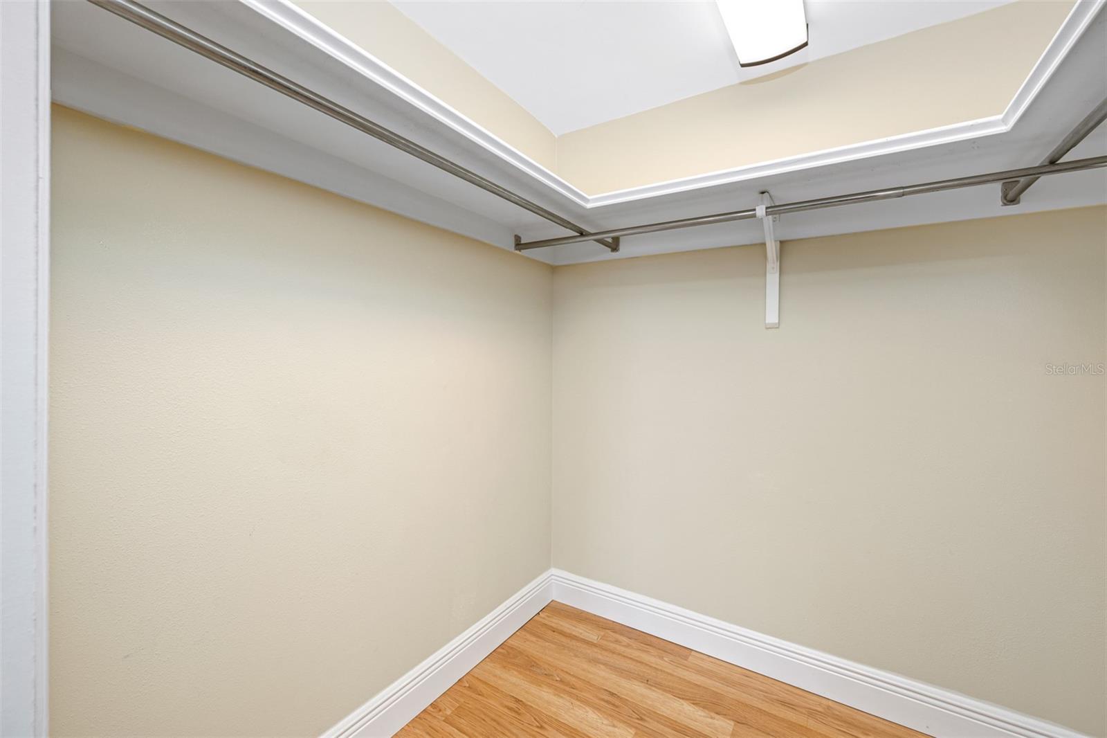 Image 37 of 71 For 5220 Brittany Drive S 1409