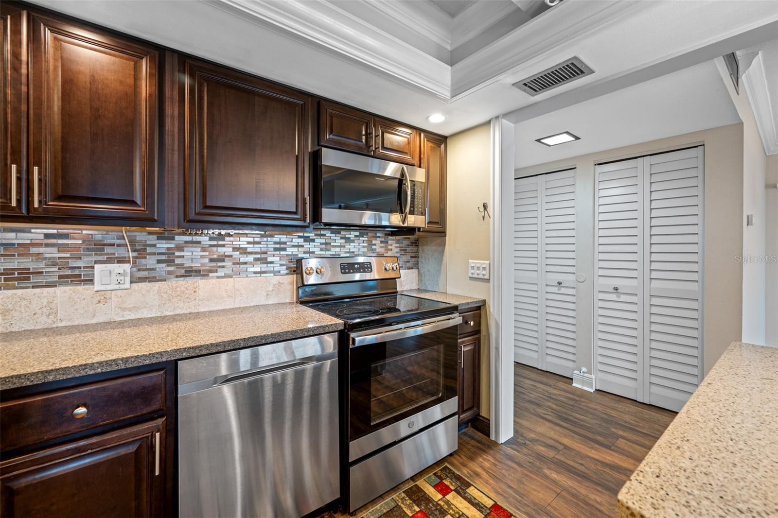 Image 6 of 71 For 5220 Brittany Drive S 1409