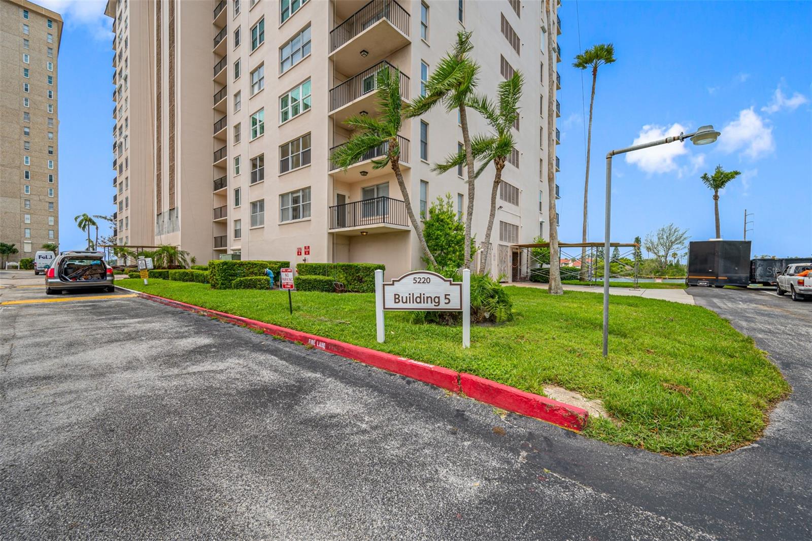 Image 65 of 71 For 5220 Brittany Drive S 1409