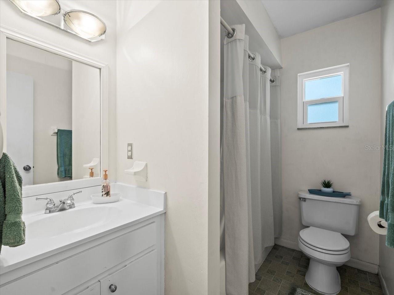 Image 22 of 27 For 4313 Hollow Hill Drive
