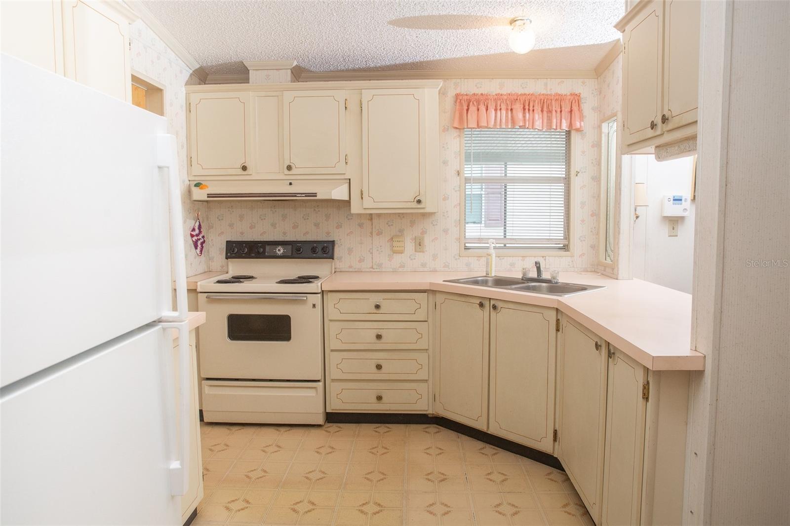 Image 11 of 33 For 5738 Ashen Avenue