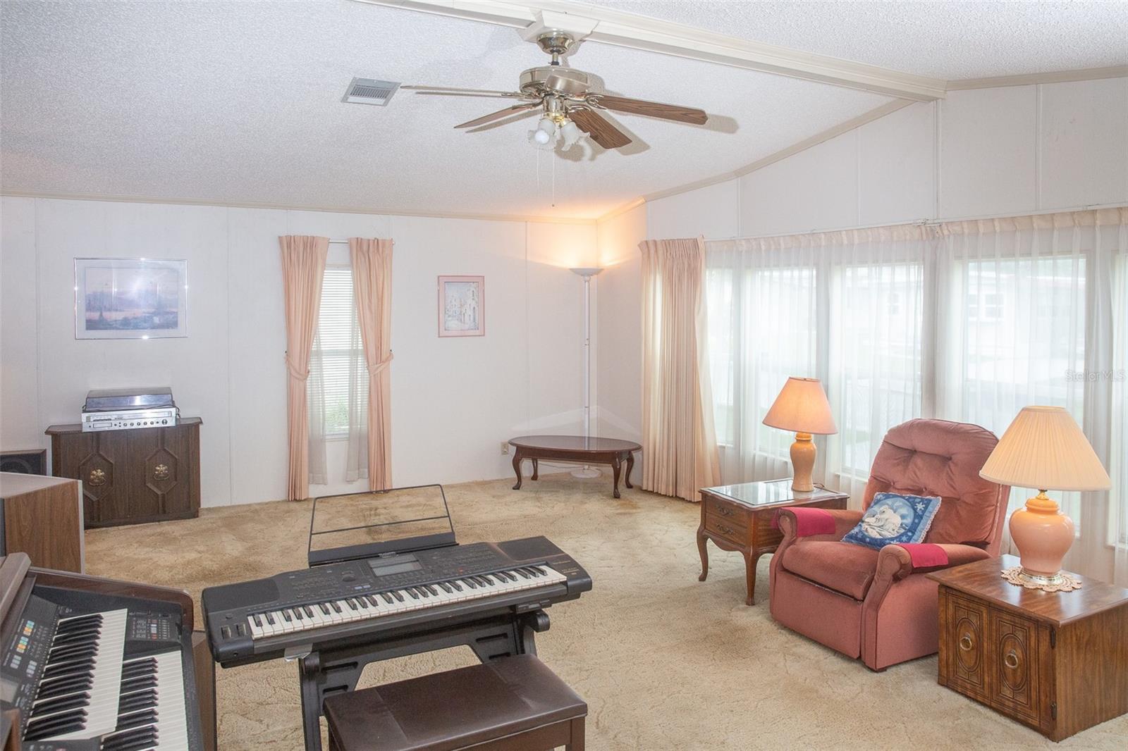 Image 15 of 33 For 5738 Ashen Avenue