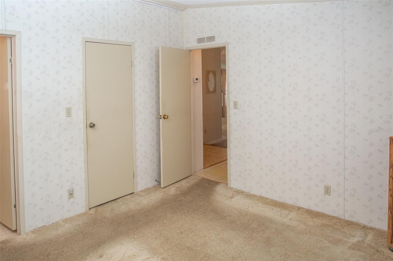 Image 19 of 33 For 5738 Ashen Avenue