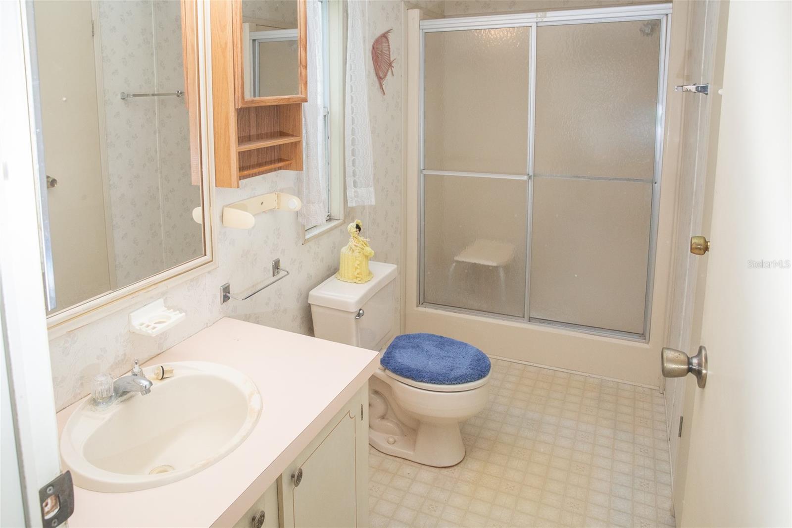 Image 21 of 33 For 5738 Ashen Avenue