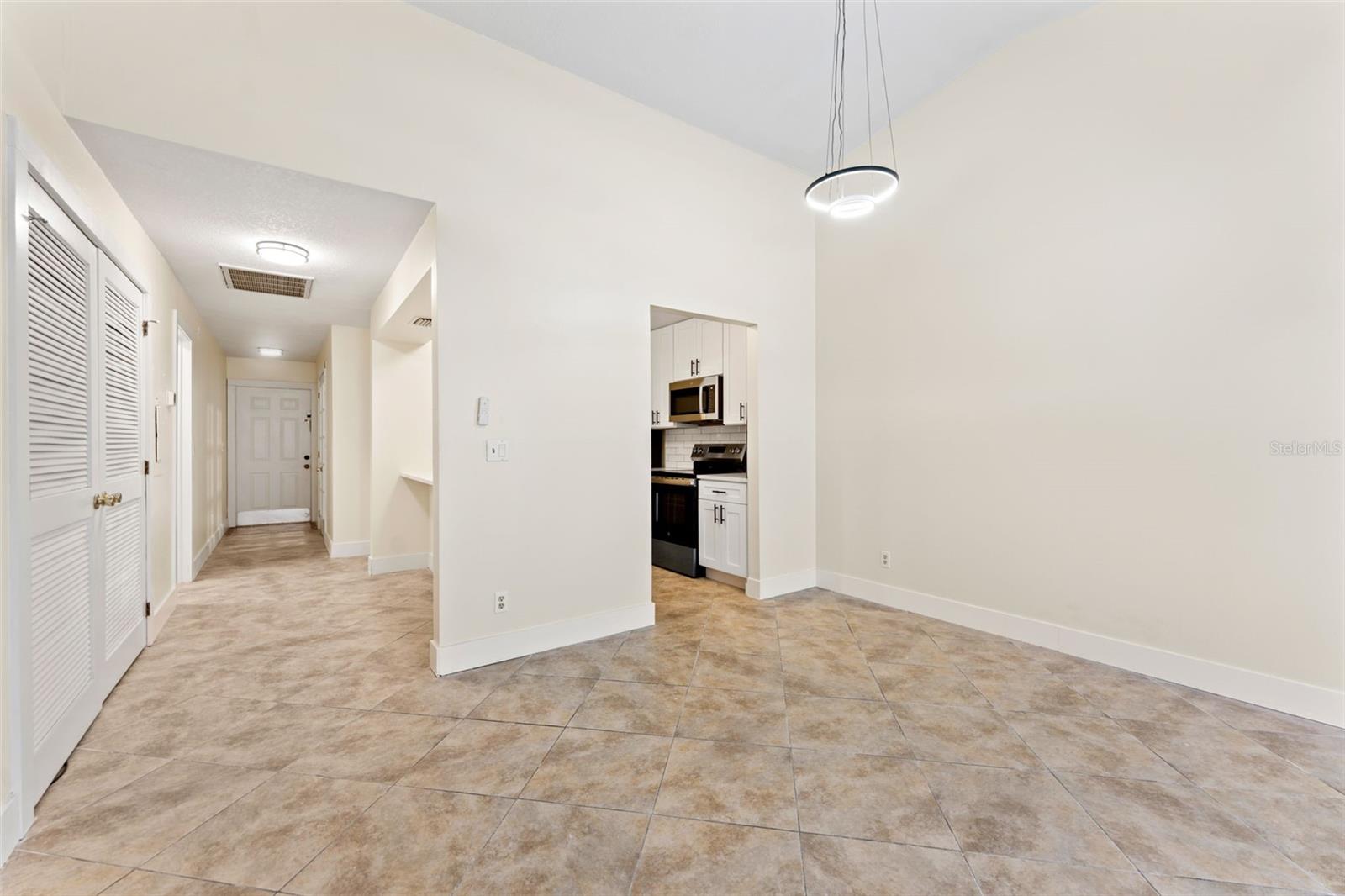 Image 13 of 36 For 16117 Rambling Vine Drive E