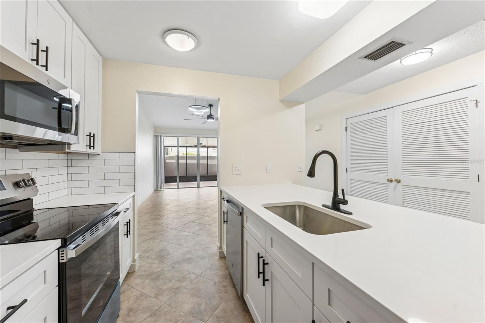 Image 17 of 36 For 16117 Rambling Vine Drive E
