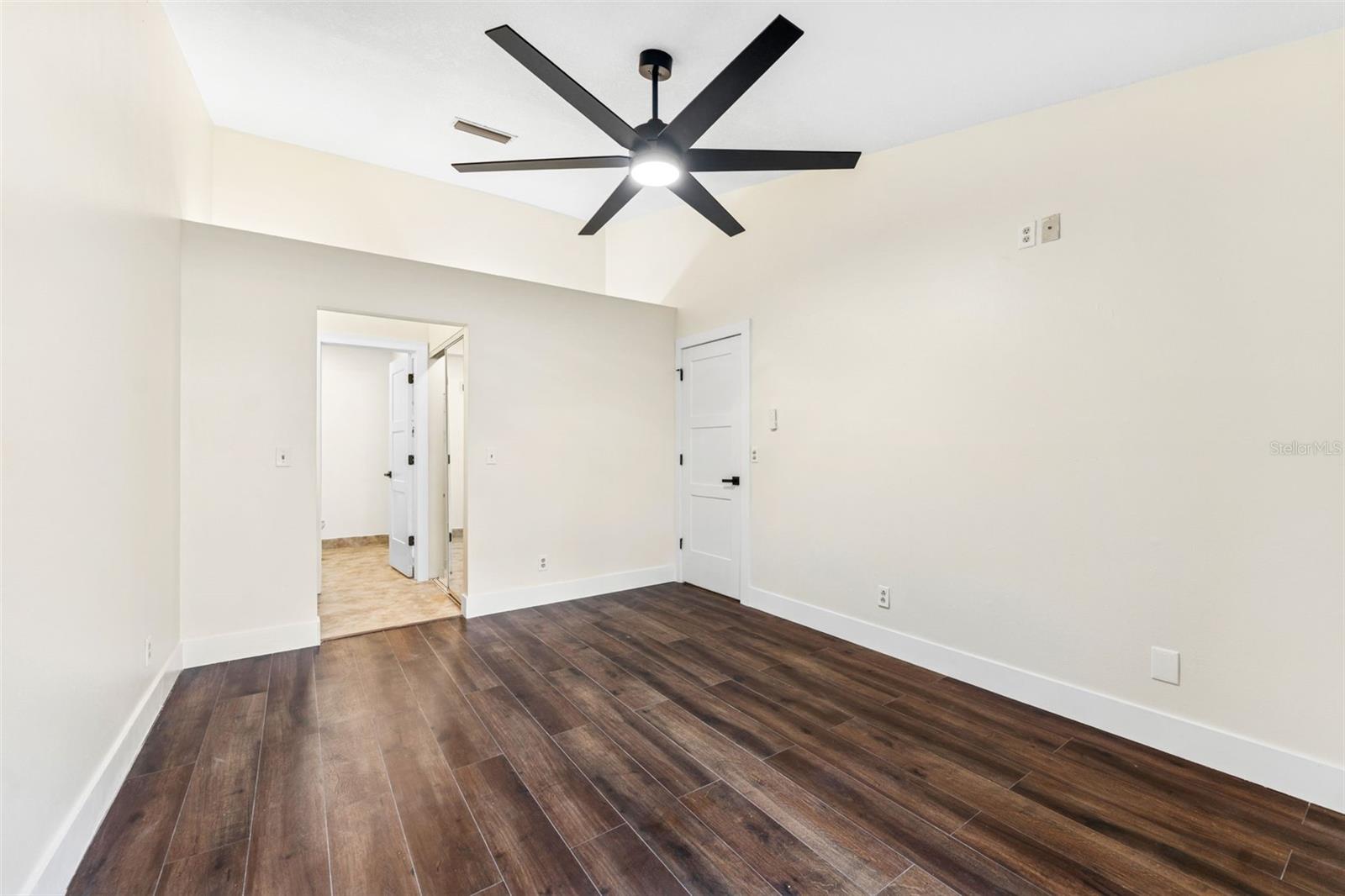 Image 4 of 36 For 16117 Rambling Vine Drive E