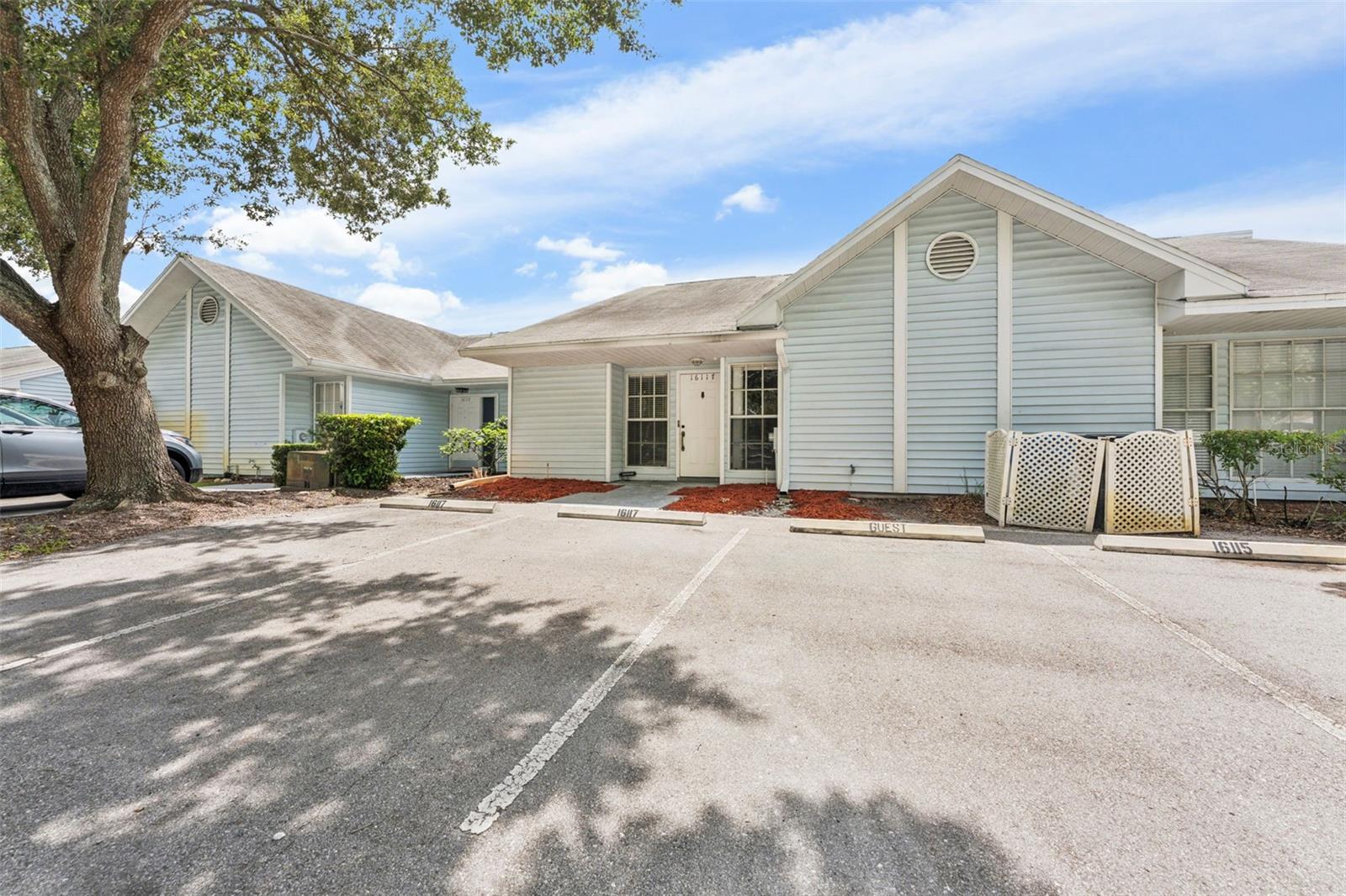 Image 8 of 36 For 16117 Rambling Vine Drive E