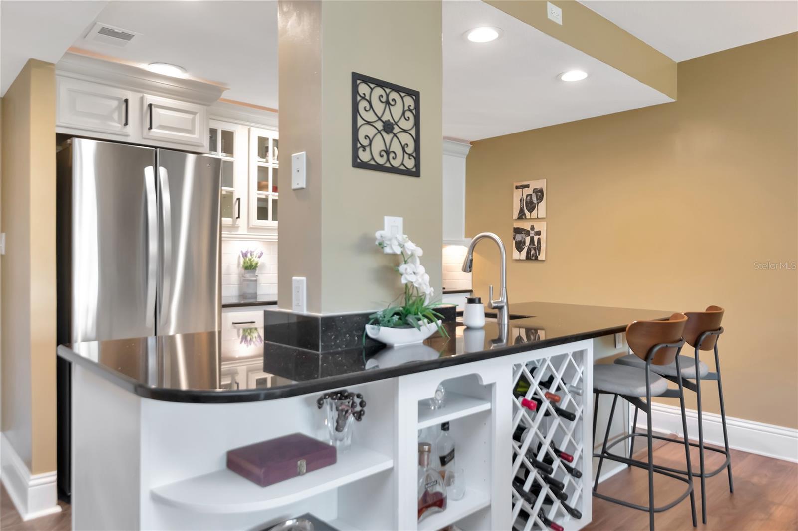 Image 10 of 52 For 4141 Bayshore Boulevard 304