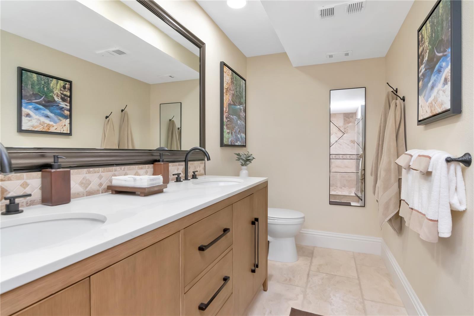 Image 18 of 52 For 4141 Bayshore Boulevard 304