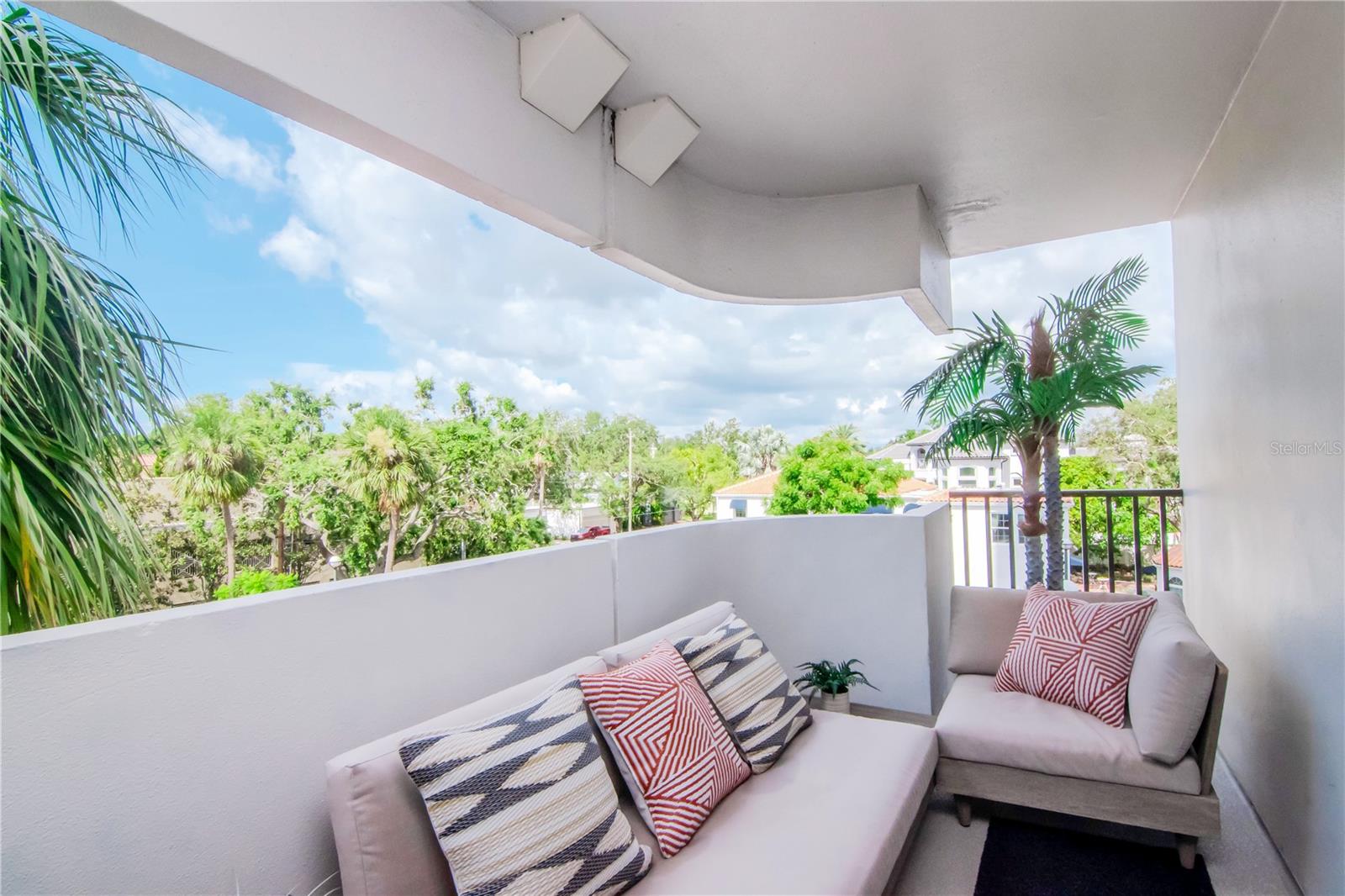 Image 31 of 52 For 4141 Bayshore Boulevard 304