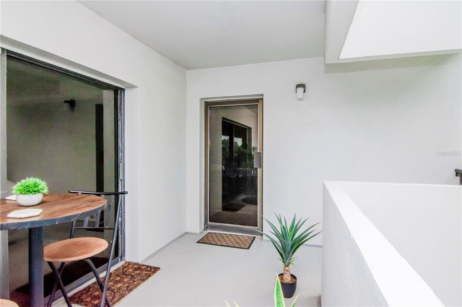 Image 34 of 52 For 4141 Bayshore Boulevard 304