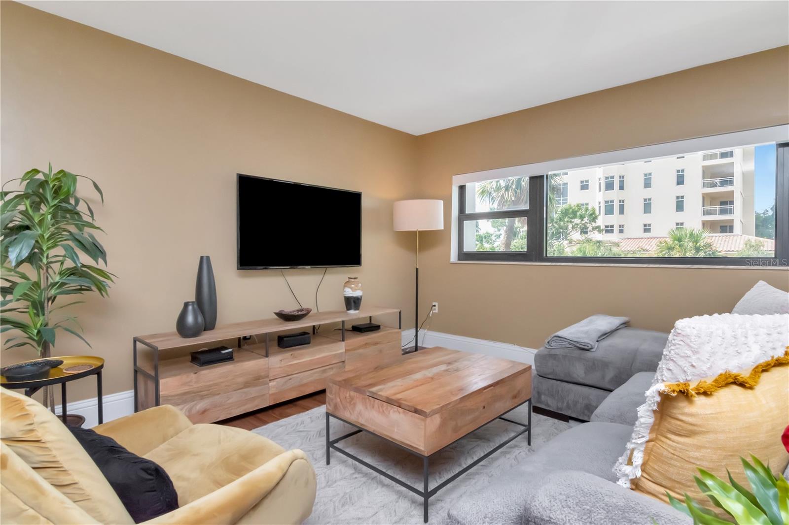 Image 5 of 52 For 4141 Bayshore Boulevard 304
