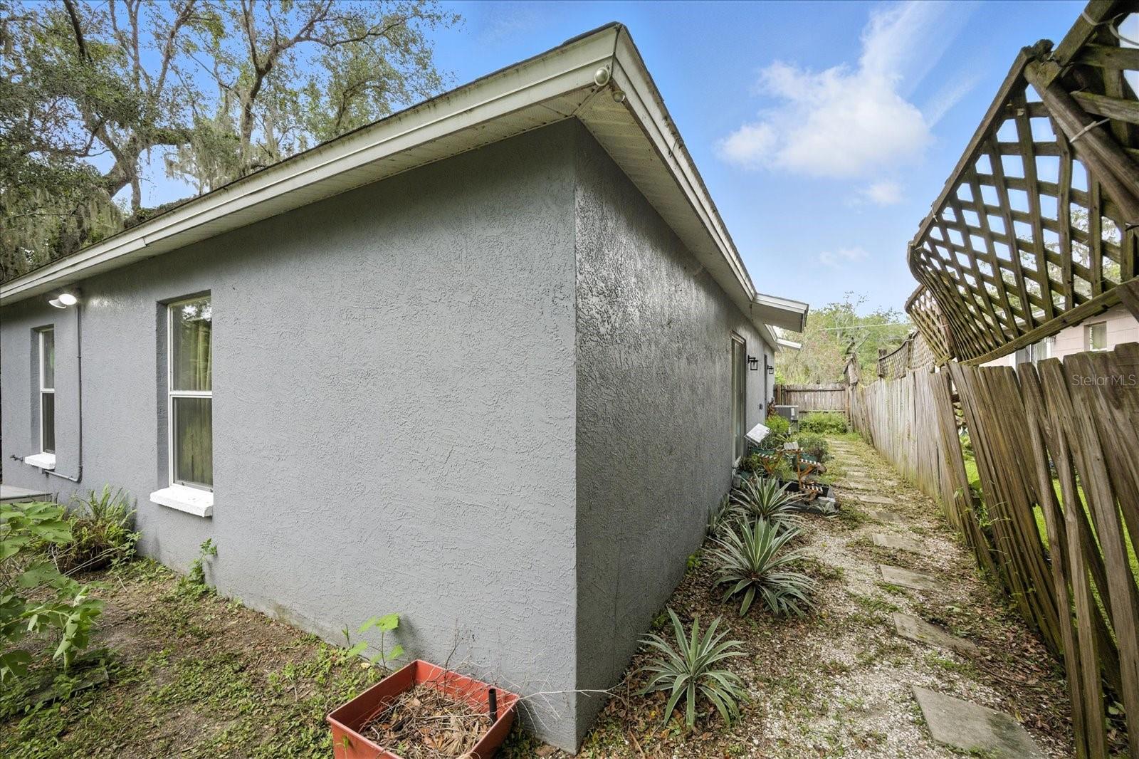 Image 21 of 23 For 6814 Lyman Avenue