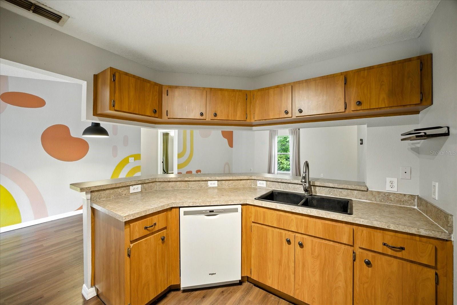 Image 5 of 23 For 6814 Lyman Avenue