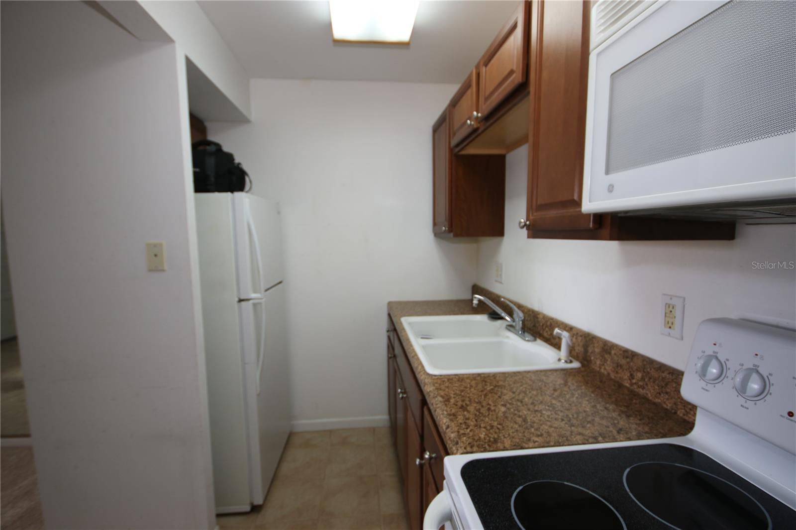 Image 5 of 25 For 1235 Highland Avenue 5-209