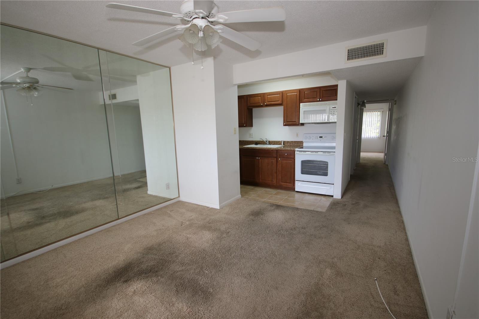 Image 9 of 25 For 1235 Highland Avenue 5-209